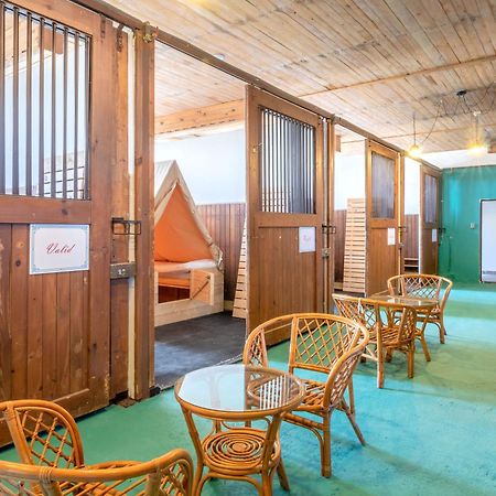 Farma Slunecny Dvur Apartmany A Family Stany Strecha Pod Strechou Hermanuv Mestec Екстер'єр фото